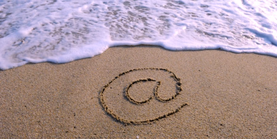 ¿Cómo se dice (@) en inglés?