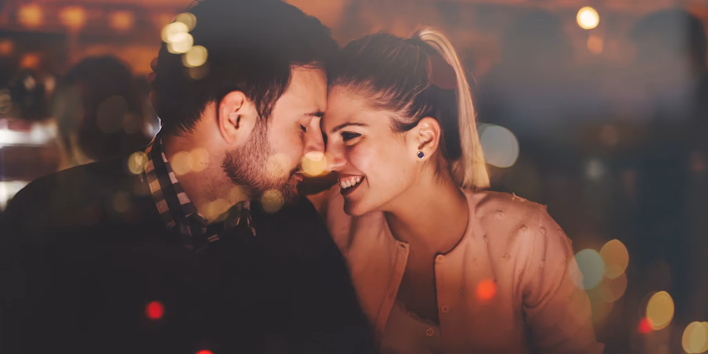 ¿Cómo se le dice a alguien que le pusieron los cuernos en inglés?