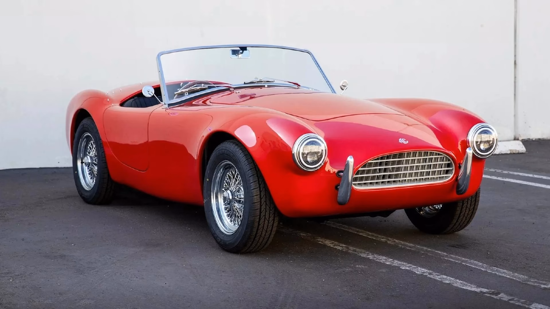 ¿Cuál es la fábrica inglesa de coches de lujo?